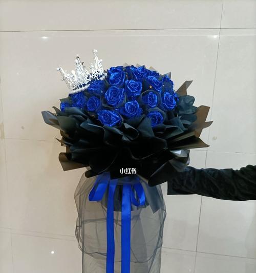 神秘的蓝色玫瑰——它代表的意义与寓意（探索蓝色玫瑰的花语和文化内涵）