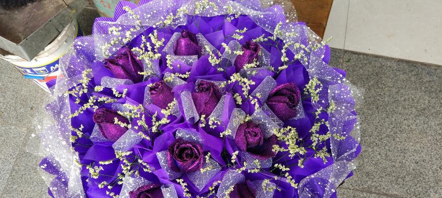 紫色玫瑰花的寓意与美（探索紫色玫瑰花的神秘之美）