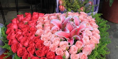 19朵红玫瑰花语，传递爱的情深（浪漫、热情、温暖、甜蜜）