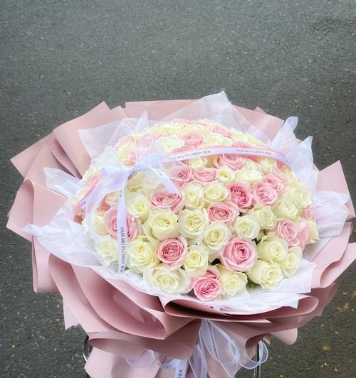 浪漫永恒的爱意——99朵粉色玫瑰花的代表意义（玫瑰花的浪漫故事与情感表达之道）