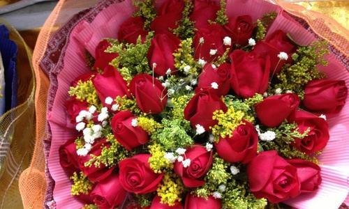 11朵玫瑰花的含义——爱情的完美表达（用11朵玫瑰花诉说爱情的深情厚意）