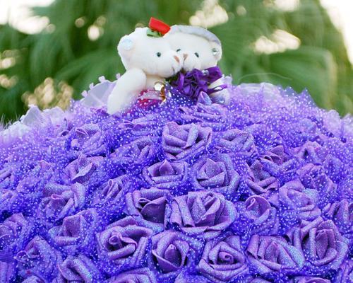 思念之花-以紫罗兰花语为主题的文章（紫罗兰花语传递着深深的思念之情）