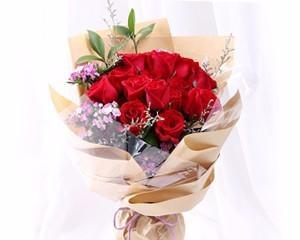 玫瑰花语的含义及传统象征（解析玫瑰花语的每朵代表含义）