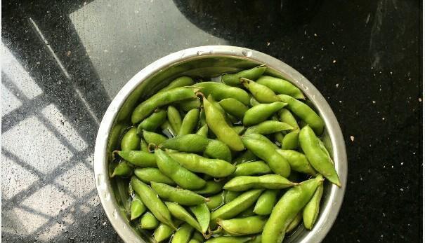 毛豆怎么洗才干净（学会这几个方法）