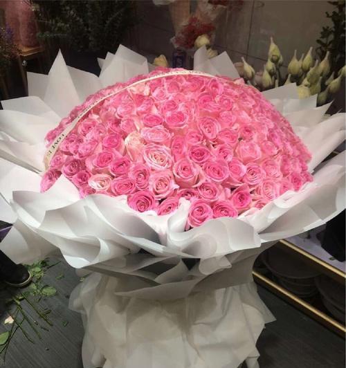 粉玫瑰的花语及寓意（探究8朵粉玫瑰的深层意义）