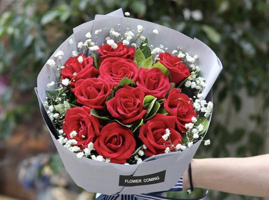 参加婚礼送什么花合适（如何选择合适的婚礼花礼物）