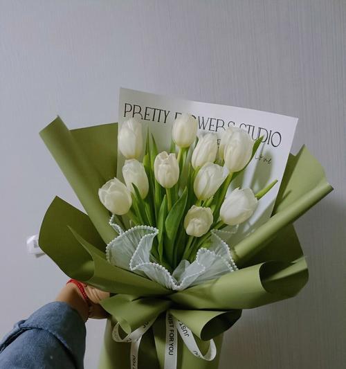 白色郁金香的花语（白色郁金香的美丽和寓意）