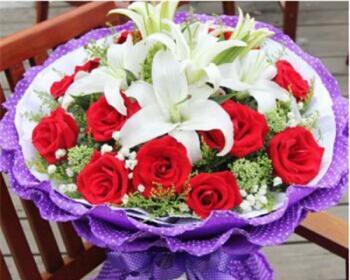 送11朵红玫瑰代表什么意思？花语背后的含义是什么？