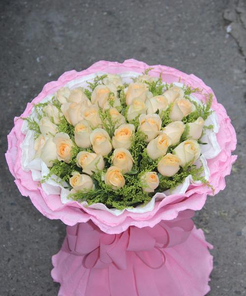 香槟色玫瑰朵数代表什么意义？不同朵数的花语有何不同？