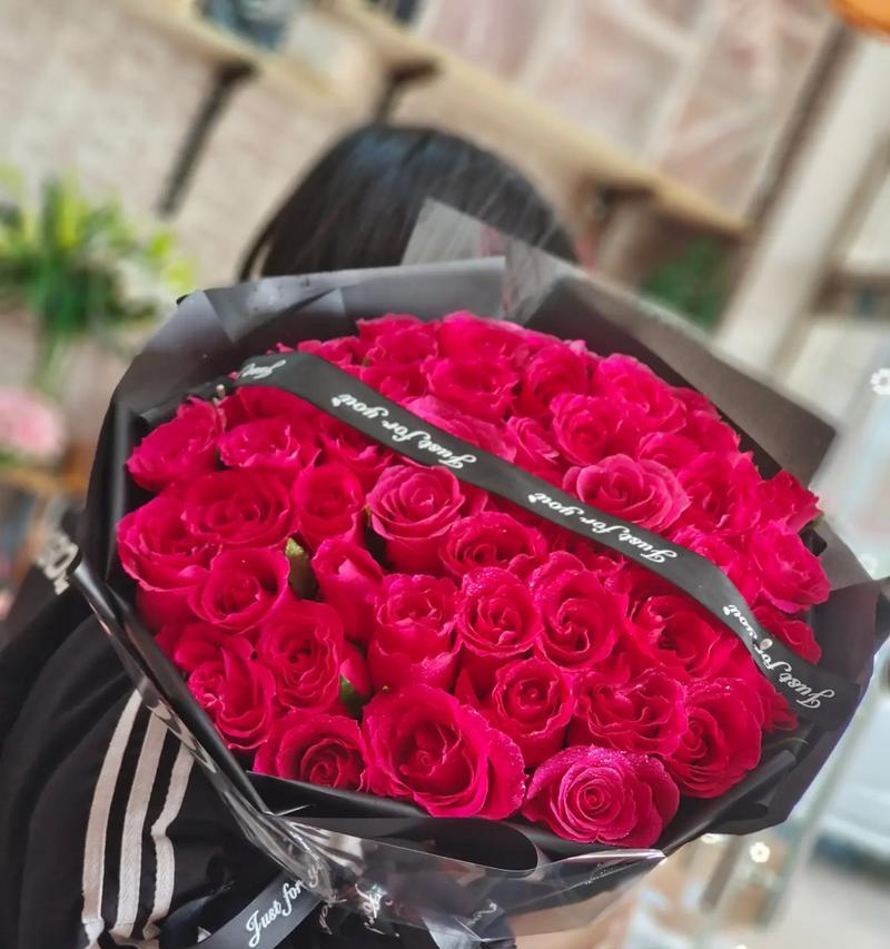 14支玫瑰花代表什么含义？它们的象征意义是什么？