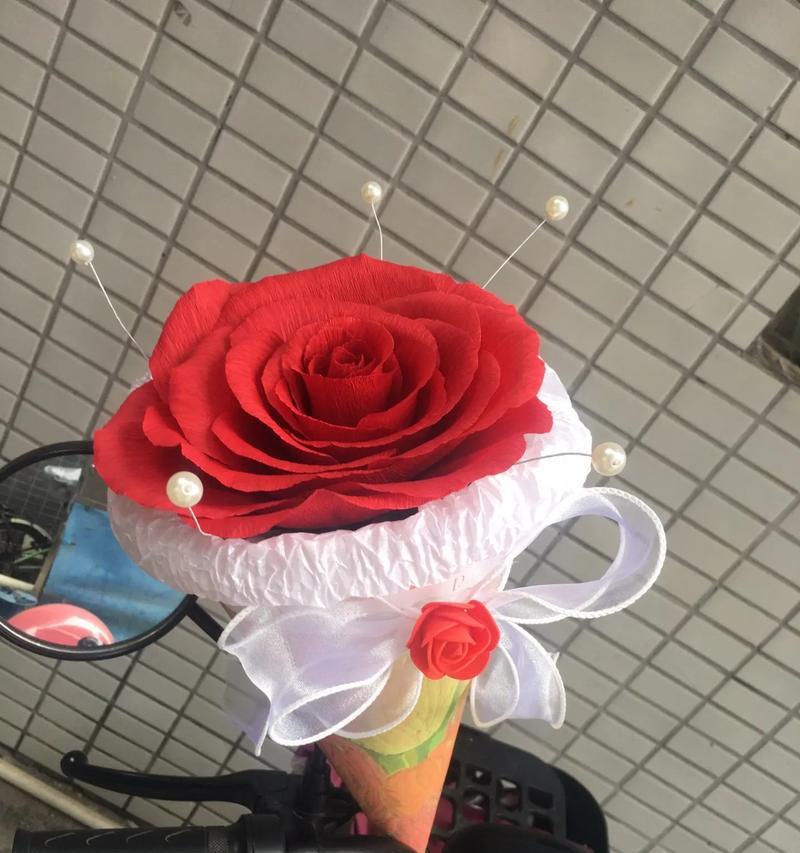 纸玫瑰混色花束包装视频