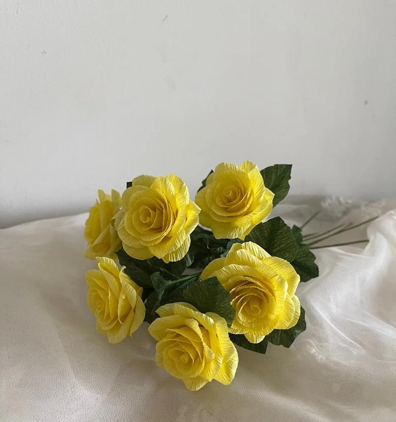 拿皱纹纸做玫瑰花的视频大全简单教程