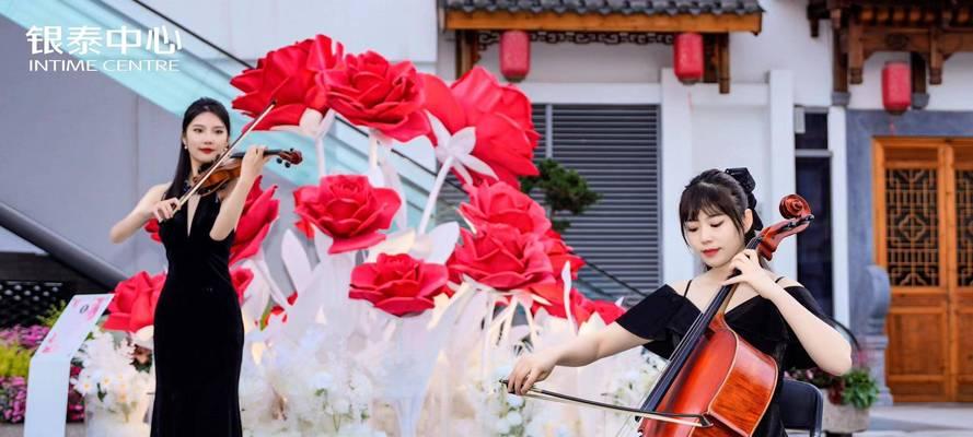 舞蹈表演中手持玫瑰花的含义是什么？它在舞蹈中扮演什么角色？
