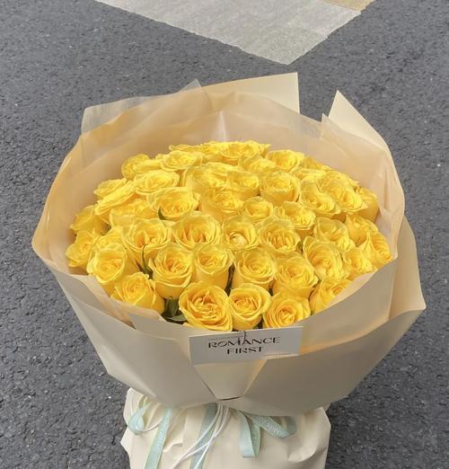 女人彩色的玫瑰花代表什么？不同颜色玫瑰的象征意义？