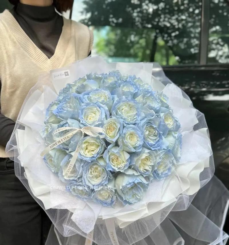 三朵天蓝玫瑰代表什么？天蓝玫瑰的花语有何深意？