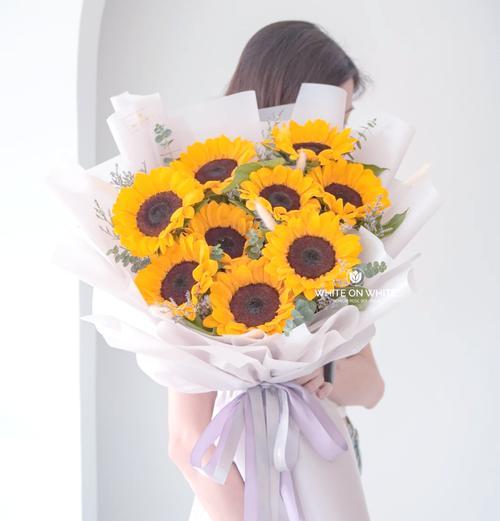 向日葵作为好朋友的花语是什么？它象征着什么？