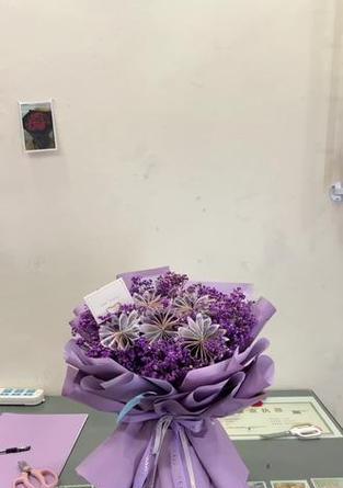 16张有钱花的花语有何含义？