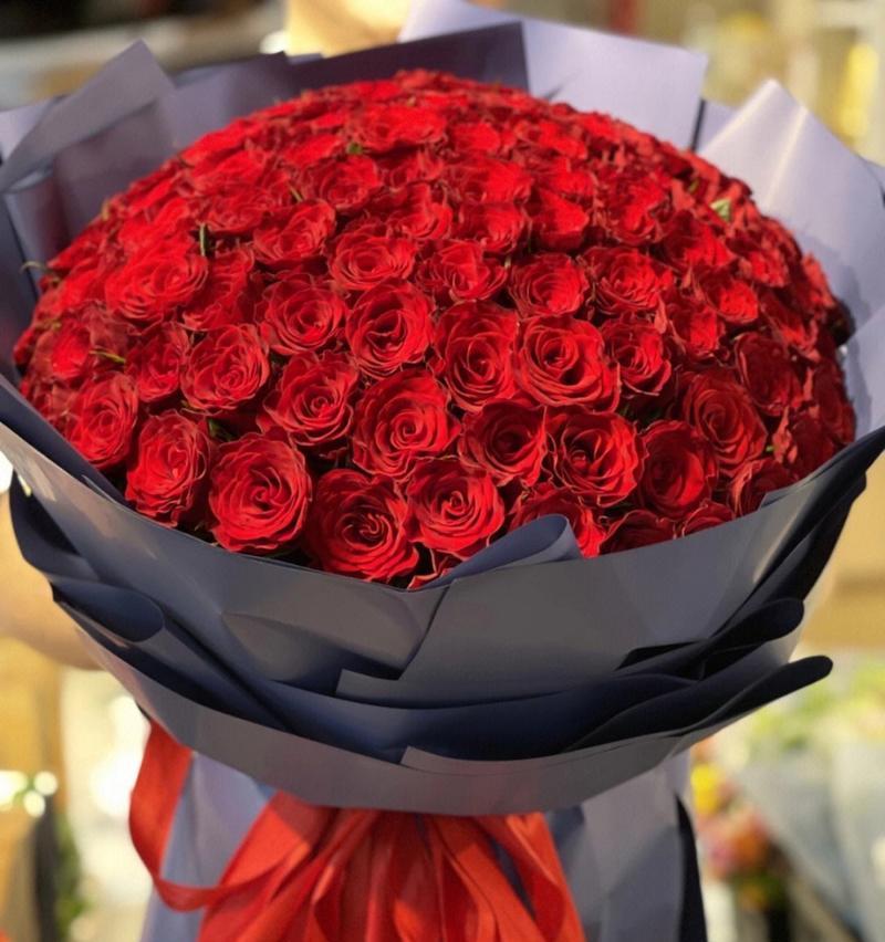 玫瑰朵花的花语是什么意思？玫瑰朵花代表了哪些情感？
