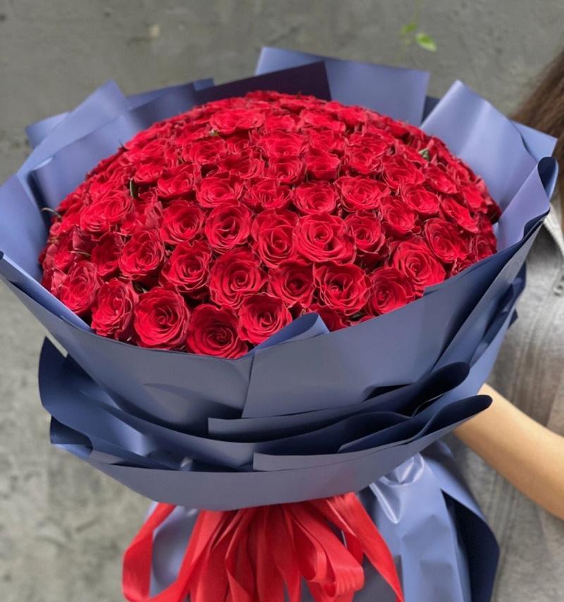 玫瑰朵花的花语是什么意思？玫瑰朵花代表了哪些情感？
